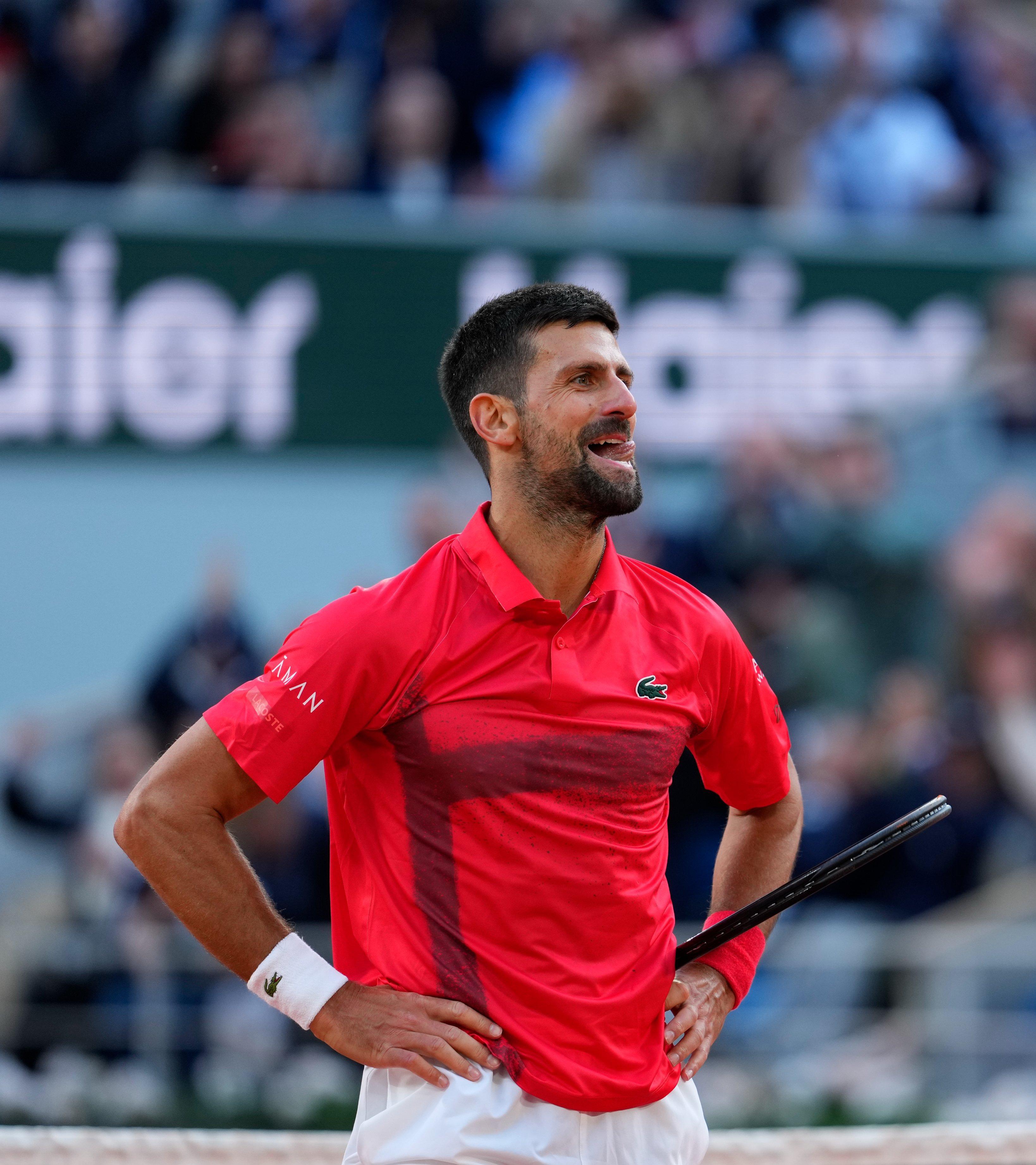 九游正版入口-德约科维奇重返赛场,最后时刻胜出首场状态出色,巴塞罗那观众沸腾!-九游正版入口