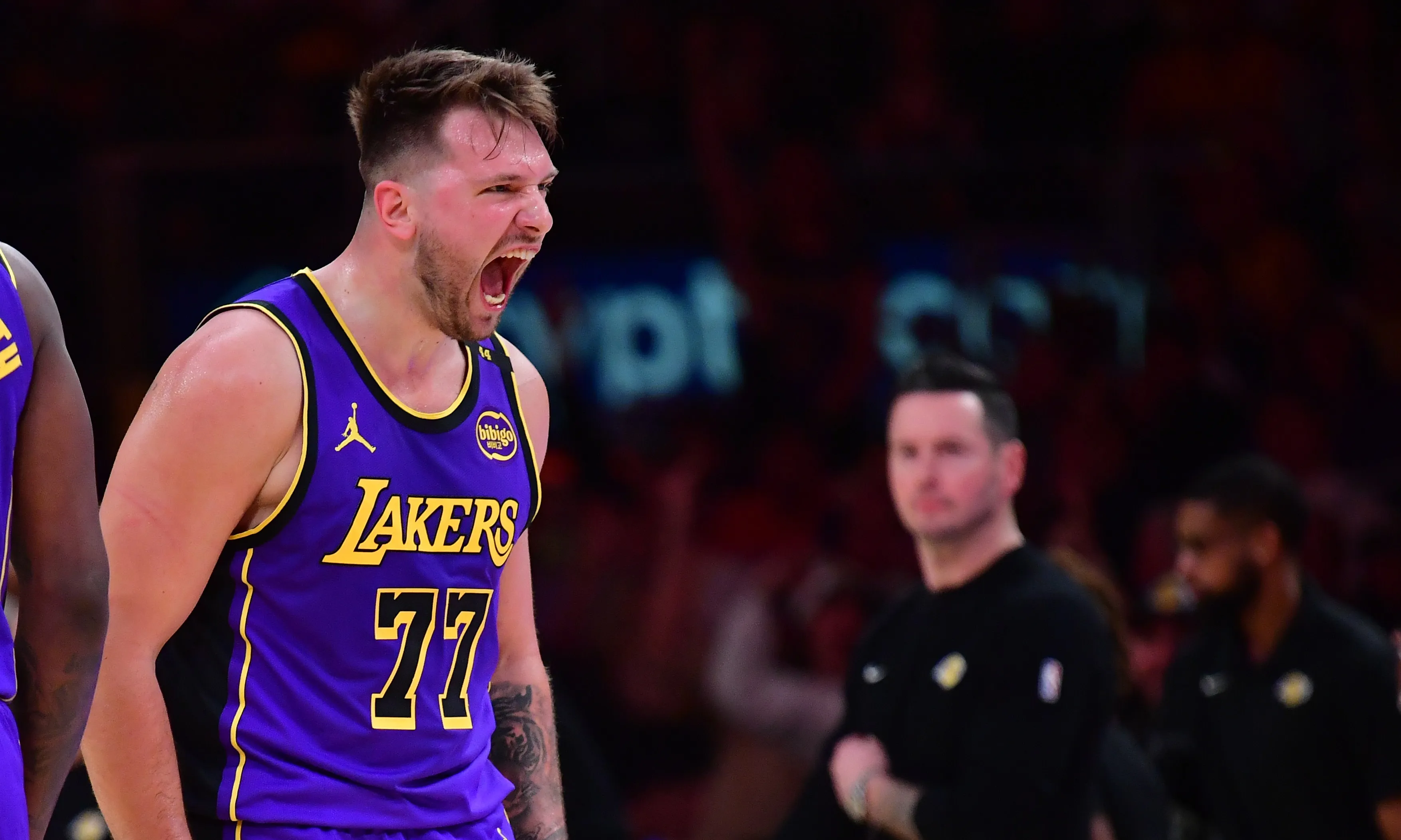 九游-领先优势明显引爆全场！，东契奇意外战胜独行侠上演精彩一战-九游