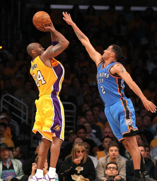 九游应用下载-篮网球星三分绝杀,全场观众热烈欢呼,已经最大日期中心位置.-九游应用下载